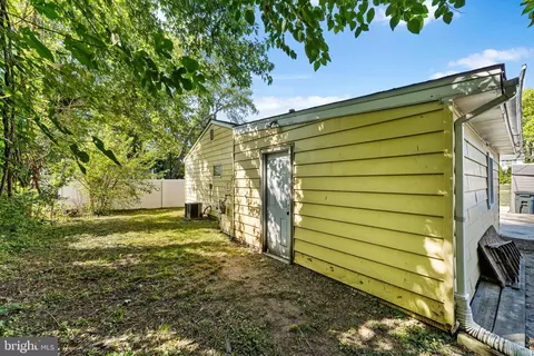 Exterior - 35 S Clinton Ave, Maple Shade, NJ 08052 photo 5 of 7