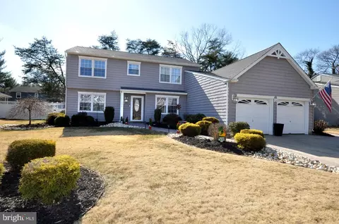 206 Knotty Oak Dr, Mount Laurel, NJ 08054