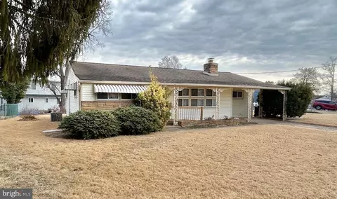 298 Oak St, Florence, NJ 08518