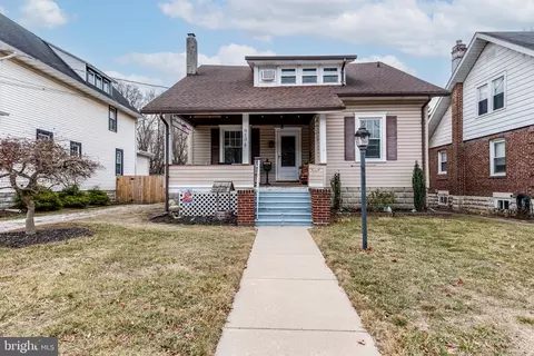 813 Parry Ave, Palmyra, NJ 08065