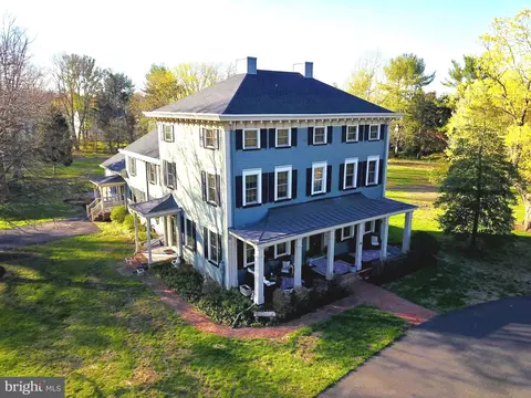 9 Eayrestown Rd, Medford, NJ 08055