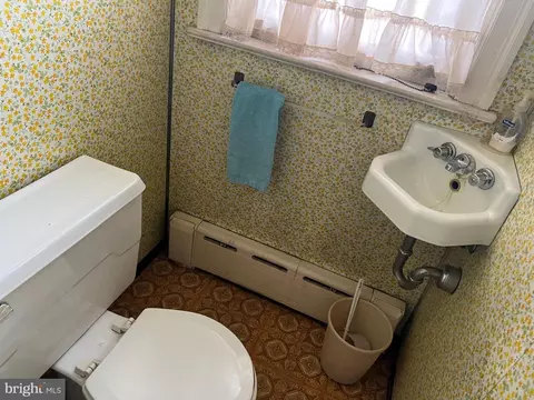 Bath - 312 Hazel Ave, Delanco, NJ 08075 photo 1 of 3