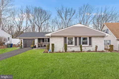 97 Holbrook Ln, Willingboro, NJ 08046