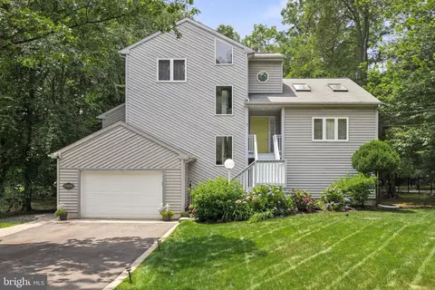 6 Rancocas Blvd, Mount Laurel, NJ 08054