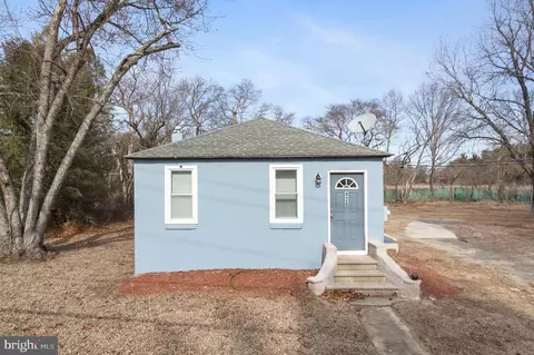 426 Delanco Rd, Beverly, NJ 08010