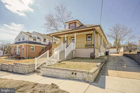 122 S Cedar Ave, Maple Shade, NJ 08052