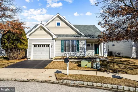 16 Tulip Ct, Marlton, NJ 08053