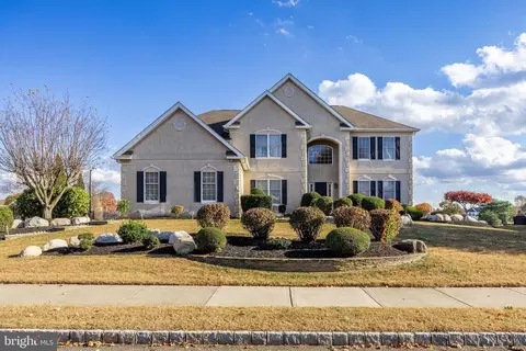 125 Country Club Dr, Moorestown, NJ 08057