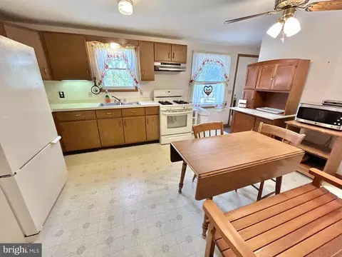 886 E Third St, Florence, NJ 08518 photo 9