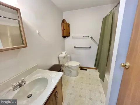 886 E Third St, Florence, NJ 08518 photo 23