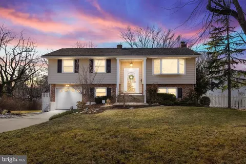 121 Conestoga Dr, Marlton, NJ 08053