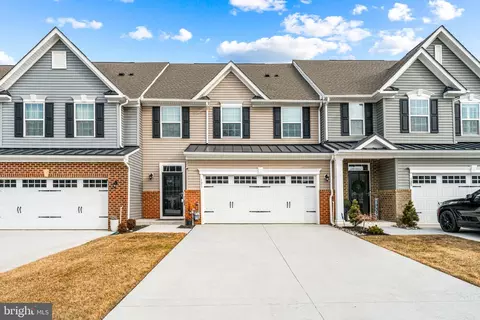121 Hidden Acres Ln, Moorestown, NJ 08057