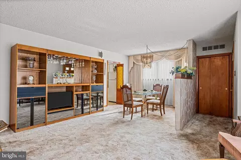 Living - 409 Arch St, Delran, NJ 08075 photo 3 of 4