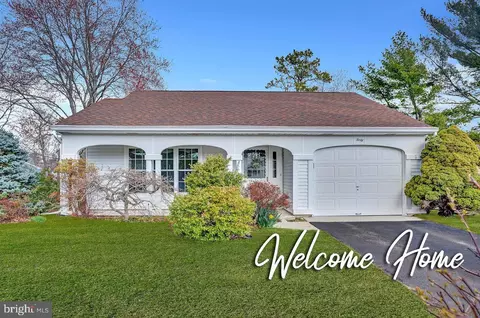 40 Cotherstone Dr, Southampton, NJ 08088