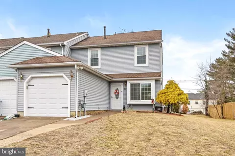 130 N Hill Dr, Westampton, NJ 08060