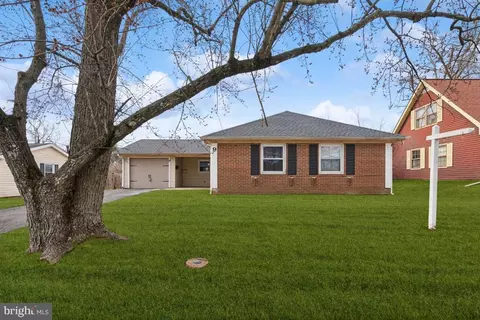 9 Haskell Ln, Willingboro, NJ 08046