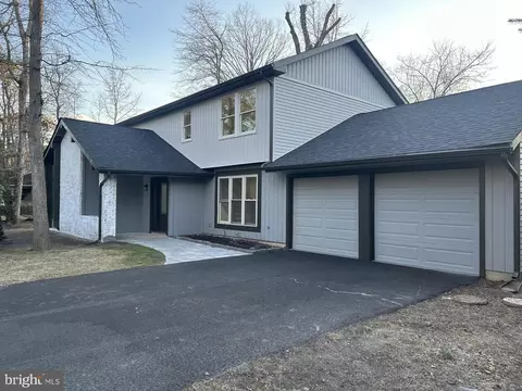 4 Coventry Cir #EAST, Marlton, NJ 08053