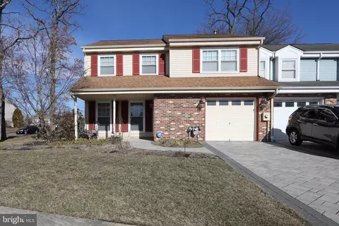167 Calderwood La, Mount Laurel, NJ 08054