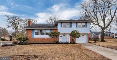 160 Ramblewood Ter, Mount Laurel, NJ 08054