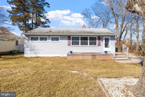 27 Yorktown Rd, Bordentown, NJ 08505