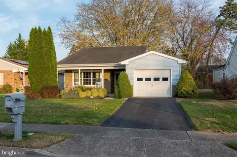 32 Narberth Pl, Southampton, NJ 08088