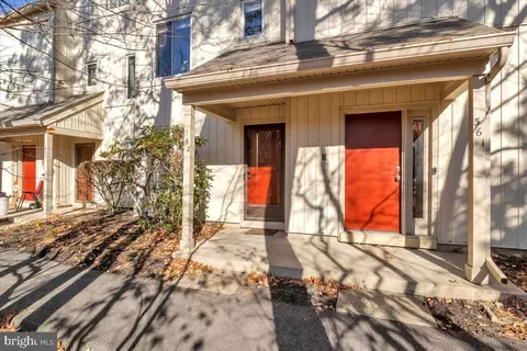 362 Woodlake Dr, Marlton, NJ 08053