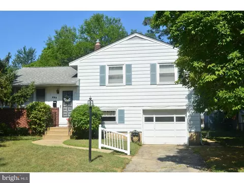 805 Rancocas Ave, Riverside, NJ 08075