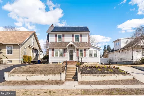318 Center Ave, Delanco, NJ 08075