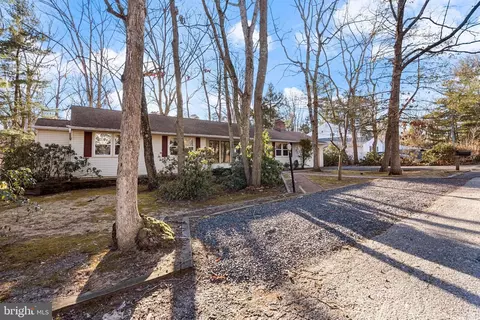 172 Tontonava Trl, Medford Lakes, NJ 08055
