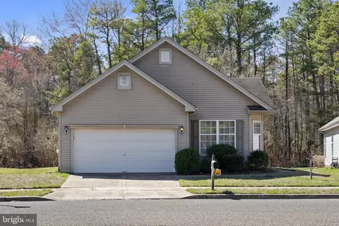 29 Dutchess Ct, Southampton, NJ 08088