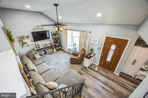 Entry Way - 833 Drexel, Delran, NJ 08075 photo 8 of 8
