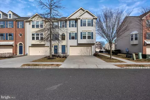 211 Nathan Dr, Cinnaminson, NJ 08077