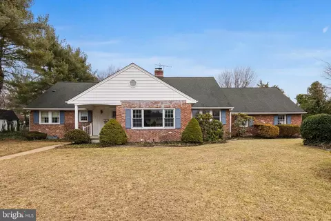 149 Avon Ter, Moorestown, NJ 08057
