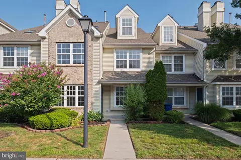 6602 Riverfront Dr, Palmyra, NJ 08065