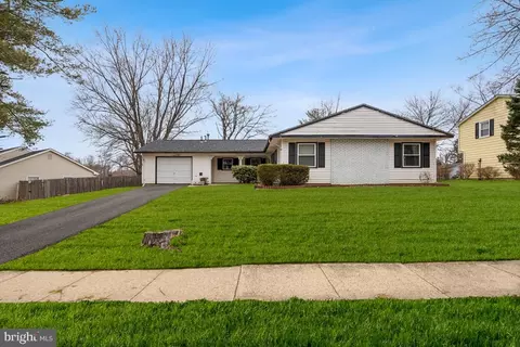 200 Tiffany Ln, Willingboro, NJ 08046