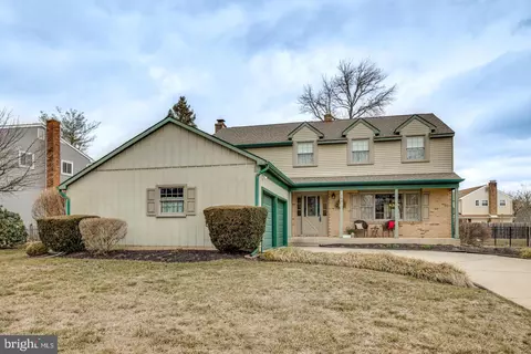741 Amsterdam Rd, Mount Laurel, NJ 08054