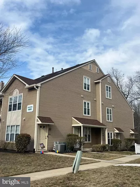 1606 B Denham Ct, Mount Laurel, NJ 08054