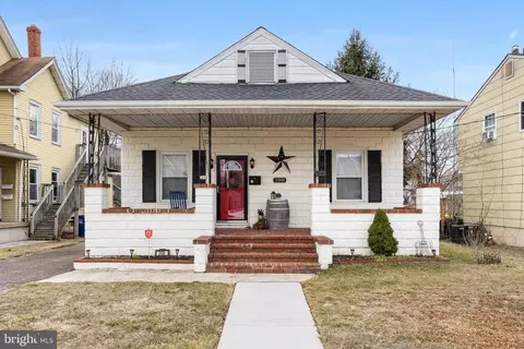 208 Cleveland Ave, Riverside, NJ 08075