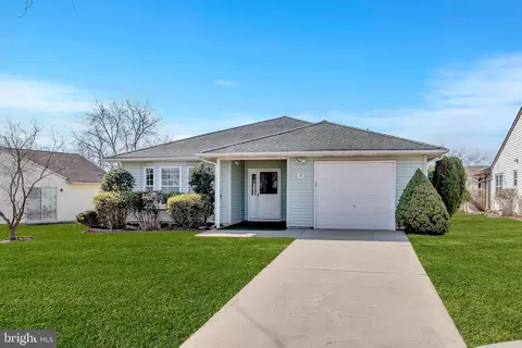 14 Windmill Ct, Columbus, NJ 08022