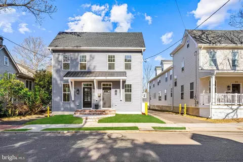 19 E 2nd St, Moorestown, NJ 08057