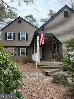 208 Falls Ct, Medford, NJ 08055