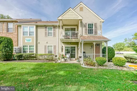 1677 A Thornwood Dr, Mount Laurel, NJ 08054