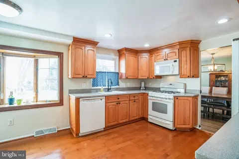 10 Sequoia Dr, Cinnaminson, NJ 08077 photo 9