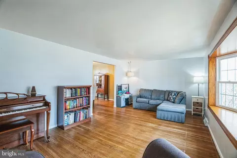 10 Sequoia Dr, Cinnaminson, NJ 08077 photo 4
