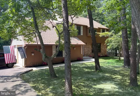 1 Blue Jay Way, Medford, NJ 08055