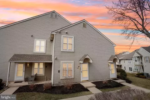 670 A Thornwood Dr, Mount Laurel, NJ 08054