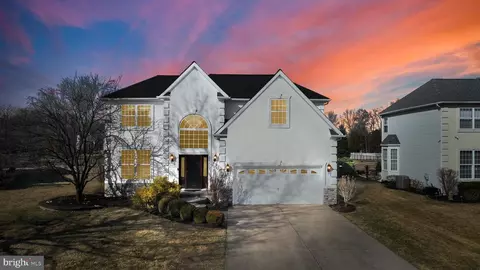 21 Tara Dr, Mount Laurel, NJ 08054