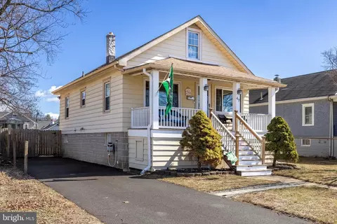 Exterior - 47 N Maple Ave, Maple Shade, NJ 08052 photo 2 of 7