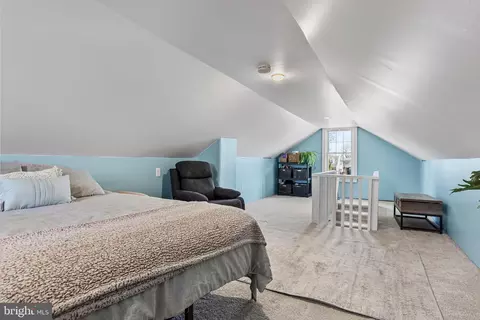 Bedroom - 47 N Maple Ave, Maple Shade, NJ 08052 photo 4 of 5