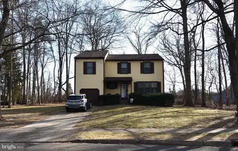 52 Tall Timber Ln, Florence, NJ 08518